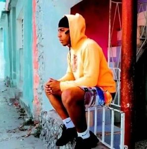 Meet your Posher, Adrián